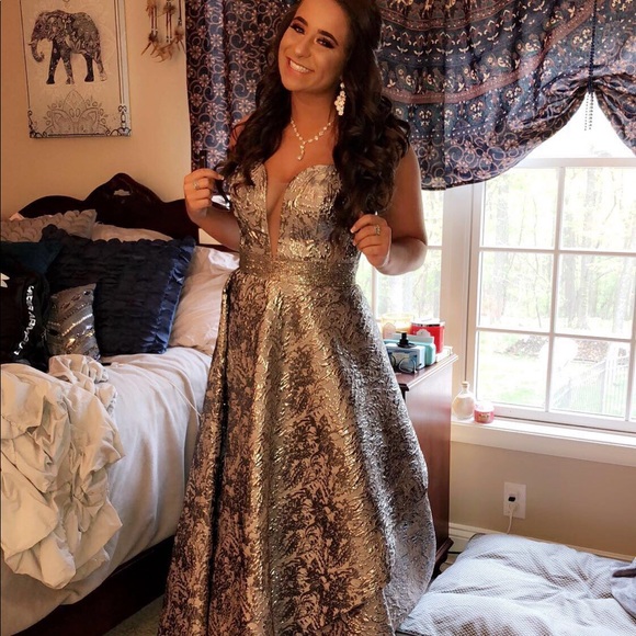 Silver Ellie Wilde dress - Picture 1 of 4